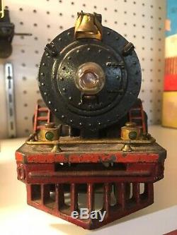 1930s PRE WAR LIONEL TRAIN ENGINE, TENDER, CRANE, REFRIGERATOR CAR, 7 PIECES