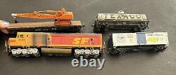 4 Piece Vintage HO TRAIN Santa Fe ENGINE-FLAT CAR With CRANE-TEXACO TANK-Weathered