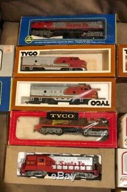 54 Vintage HO Scale Train Cars & Engines Tyco Bachmann AHM Life Like Model Power