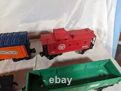 8 Vintage Lionel Train 2-2-4-0 Engines, Tender, 4 Cars And 1 Caboose O-Scale