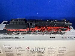 A11-41 Train Engine Express Locomotive With Tender Ho Scale Marklin #39013