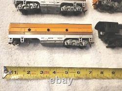 ATHEARN INC Rio Grande Model Electric HO Train Locomotive With 2 Matching Cars +