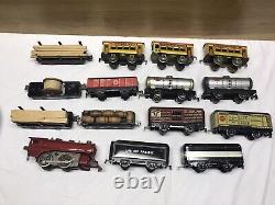 American Flyer train Set wind up locomotive and 14 train cars
