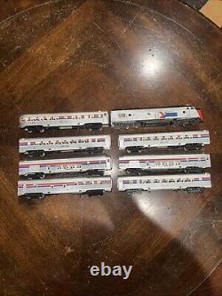 Amtrak 2579 Locomotive And 7 Passenger Cars Ho Scale Train