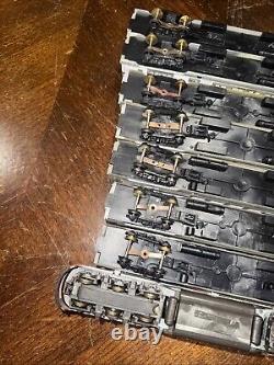 Amtrak 2579 Locomotive And 7 Passenger Cars Ho Scale Train