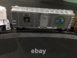 Armed Forces Express Ho Train Set Locomotive & 6 Cars 1996. Military Express