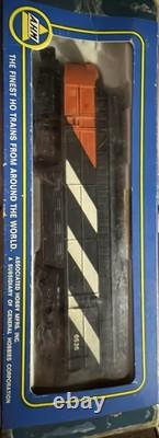 Arthern/Tyco/Bachman/Lifelike Ho Model Trains-50 Locomotives, 250 Box Cars