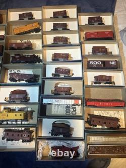 Arthern/Tyco/Bachman/Lifelike Ho Model Trains-50 Locomotives, 250 Box Cars