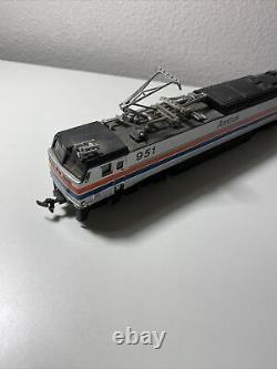 Athearn Amtrak Locomotive, Baggage car & passenger car lot of 9 Ho train cars