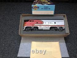 Athearn HO Scale Locomotive Train Box Car Lot Of 5 MINT PWR SF 3201 5706 5745