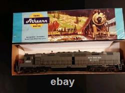 Athearn HO Scale Southern Pacific Train Car Diesel Locomotive Engine 9503 (5)