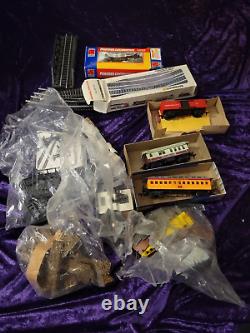 BACHMANN ELECTRIC HO SCALE MODEL TRAINS VINTAGE 4 CAR LOT + PARTS + 12 Tracks ++