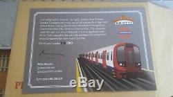 Bachmann 35-990 LU London Underground 4-Car S-Stock Train Pack DCC Ready