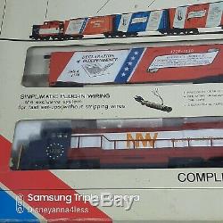 Bachmann HO Scale N & W Bicentennial Train Set Engine, 4 Cars & Caboose 1970's