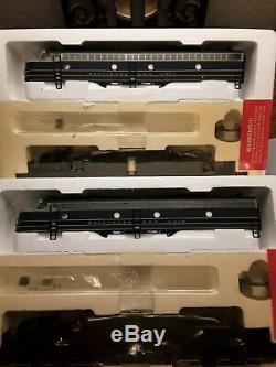 Baltimore and Ohio Passenger Train Set 2 E8/9 powered engines 7 Passenger Cars