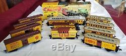 Barnum & Bailey Circus Train Set Roundhouse Built withLocomotive 10 Cars HO Scale