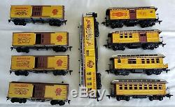 Barnum & Bailey Circus Train Set Roundhouse Built withLocomotive 10 Cars HO Scale