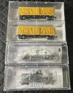 Broadway Limited HO Trains Mixed LOT of 2 Stock & 2 Tank Cars 1- 6127, 1- 6121 &