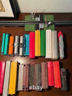 COLLECTION OF 21 Model Train Cars plus bachmann LOCOMOTIVE & Bachmann EZ track