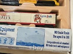 Corkey's Train HO Carnival TrainSet 401 FM Loco+Cars+6 Figures+24x36 Background