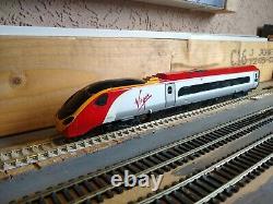 Dapol D390 Class 390 EMU 4 Car (with Two Motors) Virgin Trains Pendolino