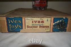 Early Ives Lionel Prewar O Gauge #1 set Loco 5 Band, Yellow Baggage Iroquois Car