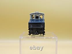 European OO Guage Vintage Model Trains, 10 cars, 1 locomotive, 90+ track pieces
