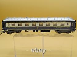European OO Guage Vintage Model Trains, 10 cars, 1 locomotive, 90+ track pieces