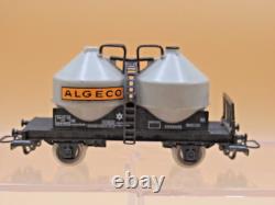 European OO Guage Vintage Model Trains, 10 cars, 1 locomotive, 90+ track pieces