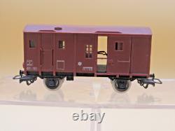 European OO Guage Vintage Model Trains, 10 cars, 1 locomotive, 90+ track pieces