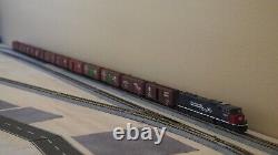 Flat Radiator KATO 176-7611 Engine, Southern Pacific, and 11 Modern Box Cars