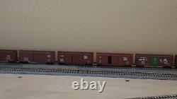 Flat Radiator KATO 176-7611 Engine, Southern Pacific, and 11 Modern Box Cars