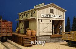 G SCALE TRAIN DEPOT FOR USE w LGB ARISTOCRAFT ACCUCRAFT TRACK, LOCOMOTIVES, CARS