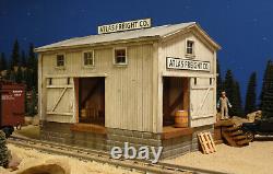 G SCALE TRAIN DEPOT FOR USE w LGB ARISTOCRAFT ACCUCRAFT TRACK, LOCOMOTIVES, CARS