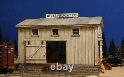 G SCALE TRAIN DEPOT FOR USE w LGB ARISTOCRAFT ACCUCRAFT TRACK, LOCOMOTIVES, CARS