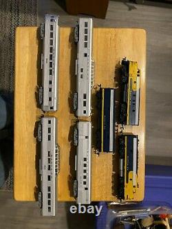 HO Athearn Santa fe F7-ABA & 4 Passenger Car Train