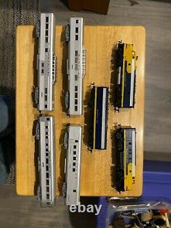 HO Athearn Santa fe F7-ABA & 4 Passenger Car Train