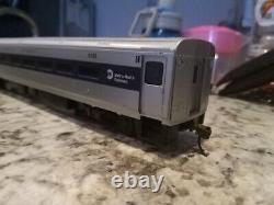 HO Scale Metro North MTA Locomotive+ 3 Train Passenger Cars