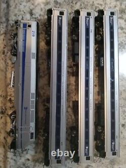 HO Scale Metro North MTA Locomotive+ 3 Train Passenger Cars