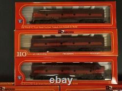 HO Scale Train Engine & Cars Rivarossi Gulf Mobile & Ohio set, New In-Box