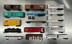 HO Scale Train Freight Cars Tankers Hoppers Locomotives Lot 50+ Pieces