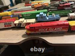 HO Scale Train Lot Locomotives / Box Cars Flat Cars