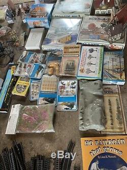 HO Train Set HUGE LOT Engine s Cars Tracks Controller s ATLAS TYCO Build A Scene