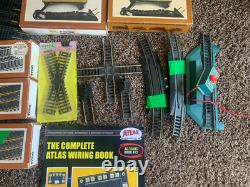 HO Tyco Trains- 200+ Pieces