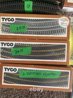 HO Tyco Trains- 200+ Pieces