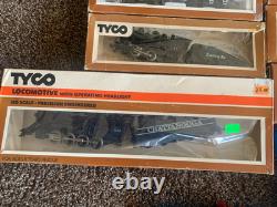 HO Tyco Trains- 200+ Pieces