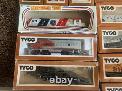 HO Tyco Trains- 200+ Pieces