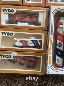 HO Tyco Trains- 200+ Pieces