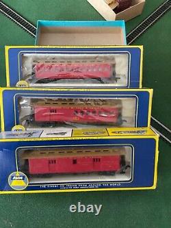 HO freight and passenger train cars with three working Engines Two AHM/Rivarossi