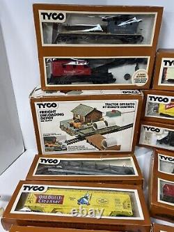 HUGE LOT HO Tyco + 2 Locomotives 18 Cars +Tracks +Accessories Vintage Train Set